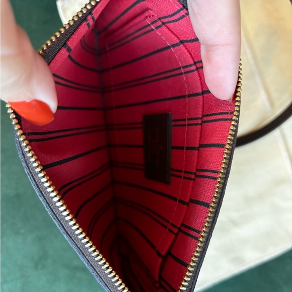 Authentic Louis Vuitton Neverfull PM clutch damier ebene red lining NEW - Picture 6 of 12